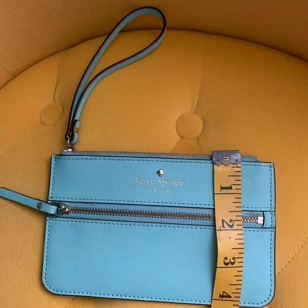 Kate Spade Mikas Pond Bee Wristlet Mint Mojito Green.